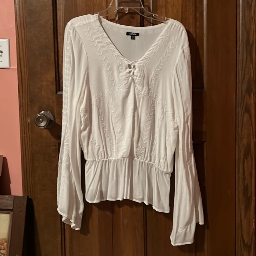 XOXO White Long Sleeve Ladies Top